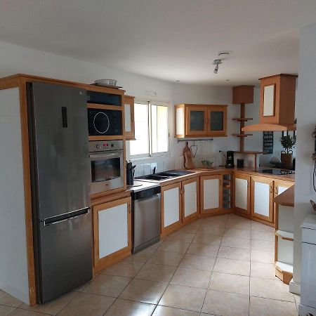 Beautiful Villa With A Stunning View Roujan Екстериор снимка